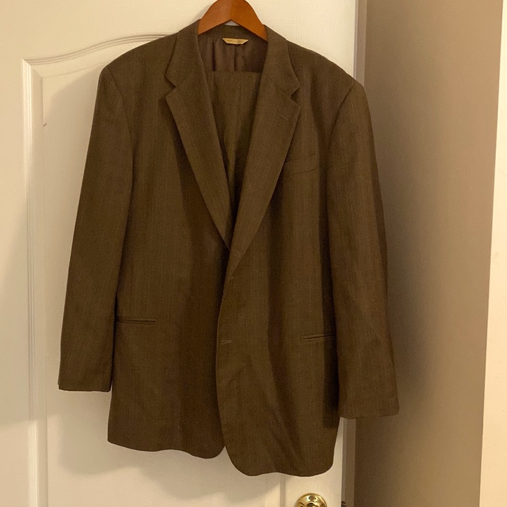 Beautiful Italian Donna Karan Signature collection suit 44 regular pant 36x31.